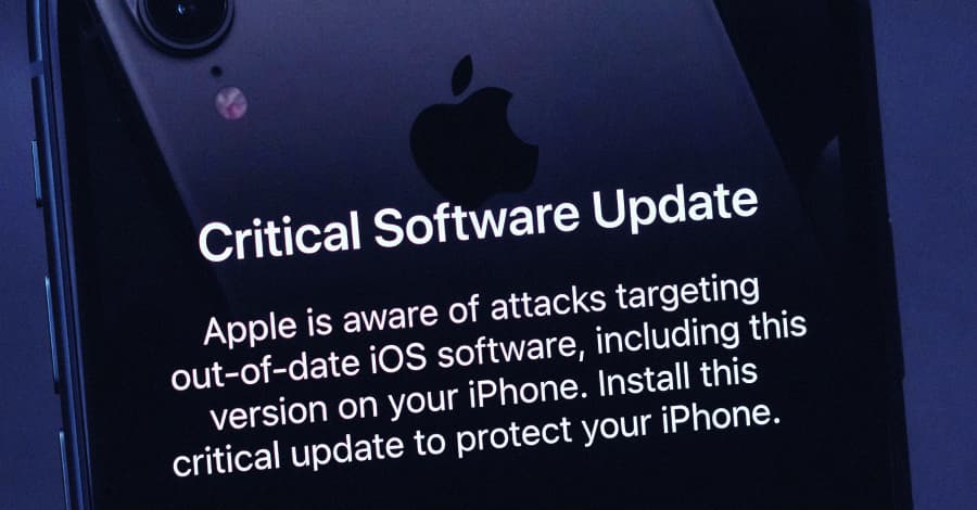 Apple Sends Lock Screen Alerts to Old iPhones About Active Web-Based Exploits