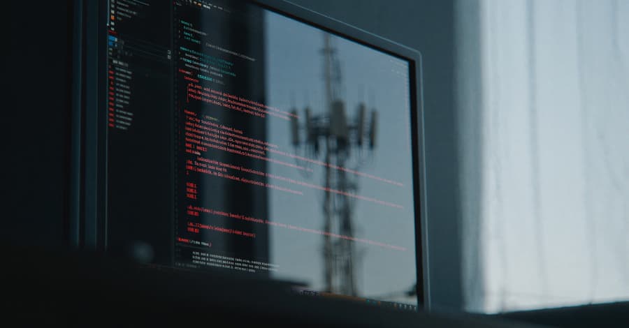 China-Associated UNC3886 Launches Cyber Espionage Campaign Against Singapore Telecom Sector